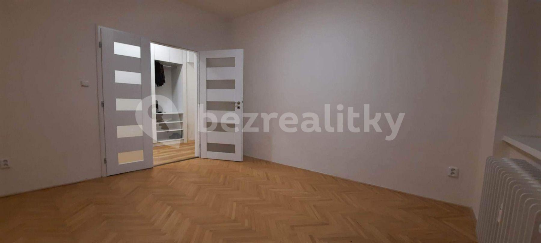 Prenájom bytu 3-izbový 57 m², Škroupova, Hradec Králové, Královéhradecký kraj