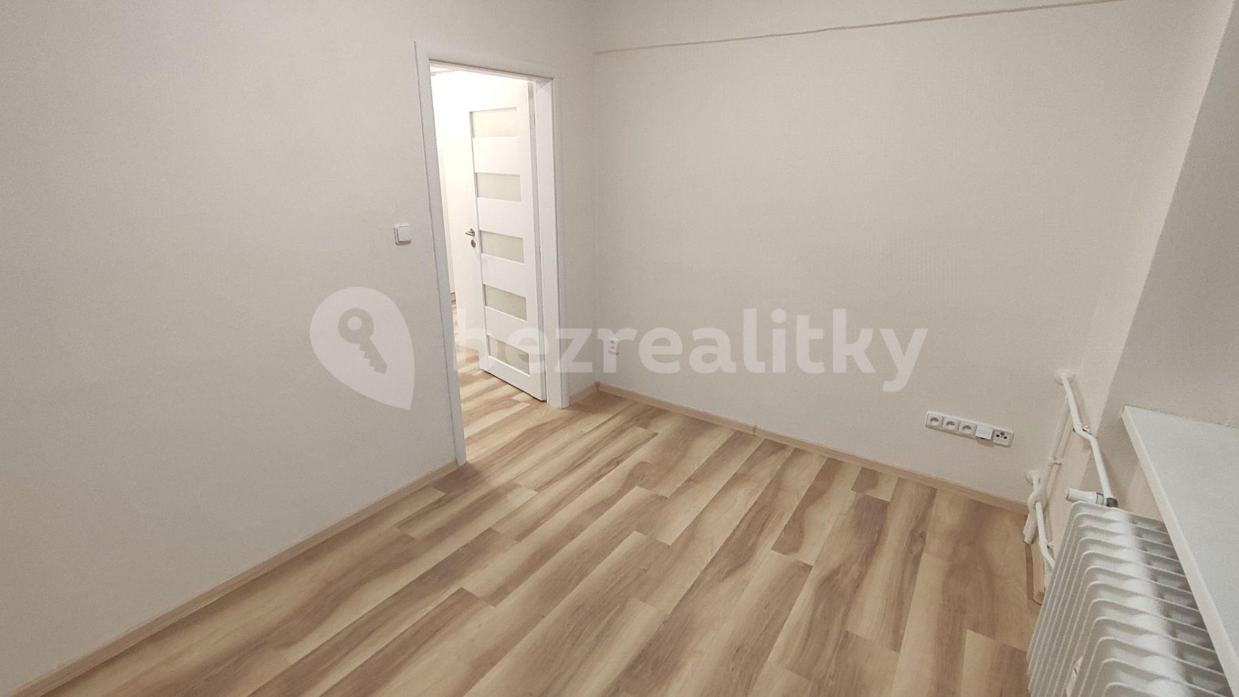 Prenájom bytu 3-izbový 57 m², Škroupova, Hradec Králové, Královéhradecký kraj