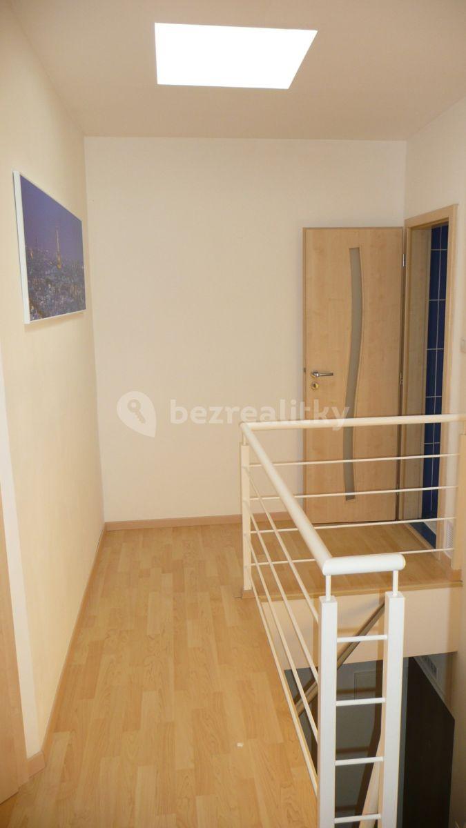 Prenájom bytu 4-izbový 118 m², Šlikova, Praha, Praha