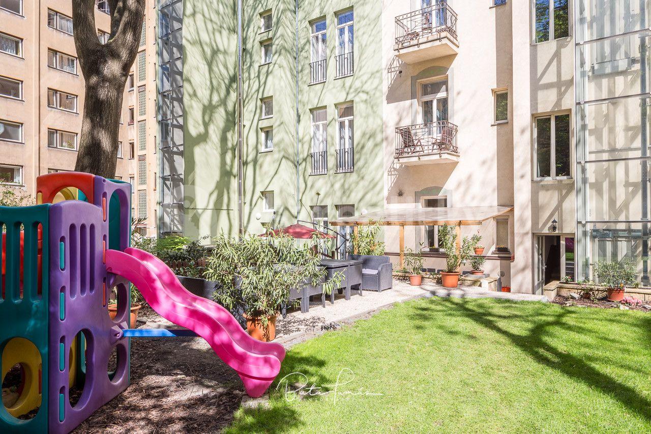 Prenájom bytu 2-izbový 38 m², Legerova, Praha, Praha