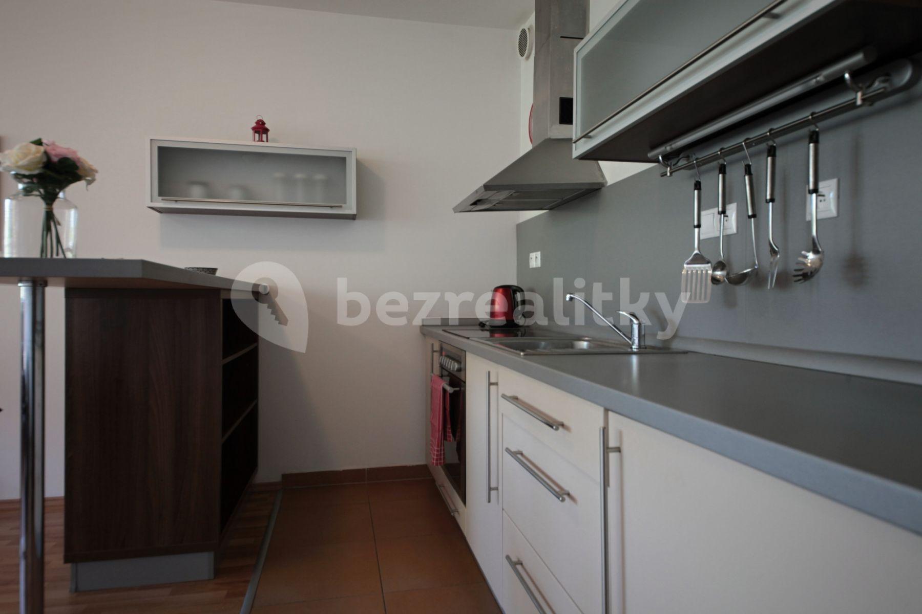 Prenájom bytu 2-izbový 40 m², Babická, Praha, Praha