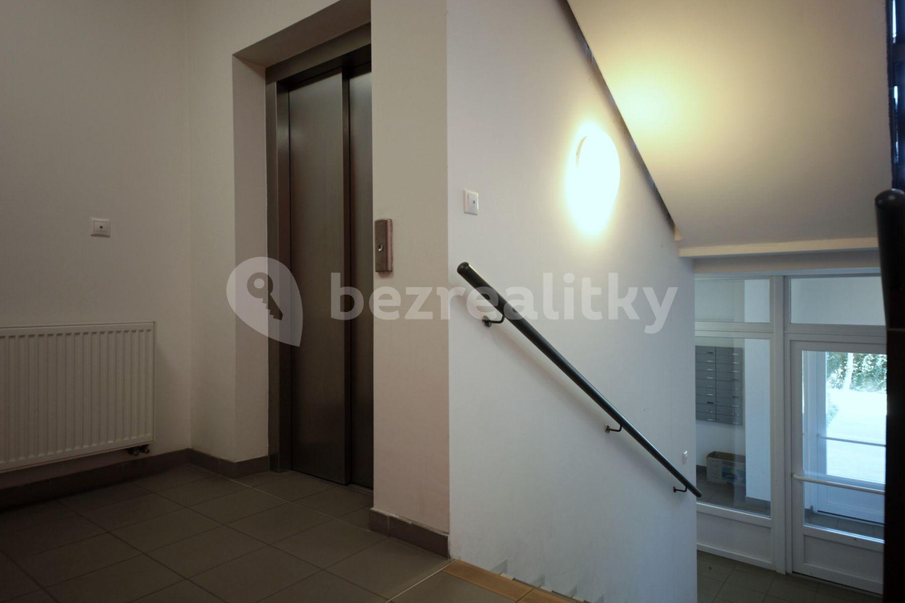 Prenájom bytu 2-izbový 40 m², Babická, Praha, Praha