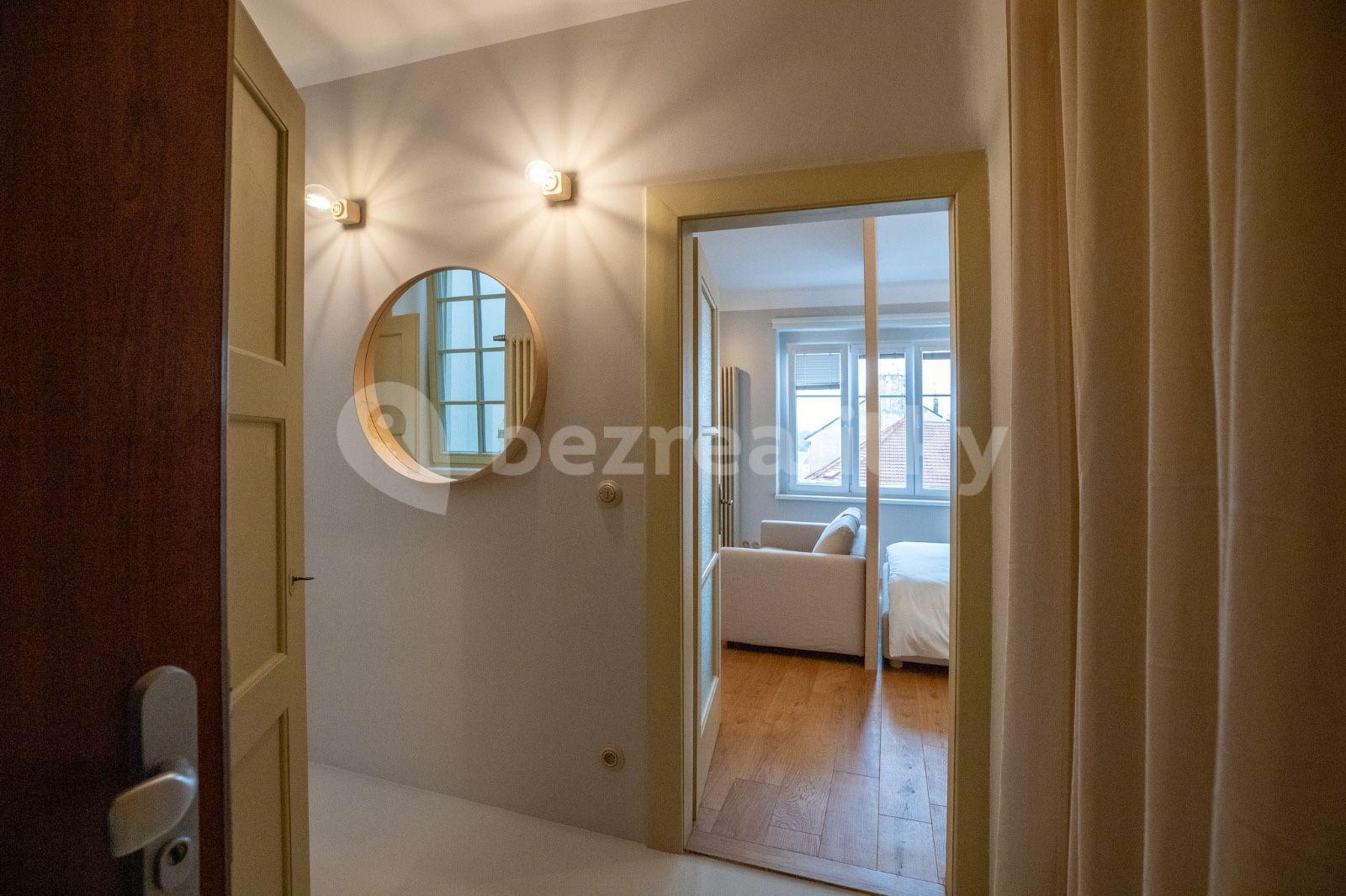 Prenájom bytu 2-izbový 53 m², Sokolovská, Praha, Praha