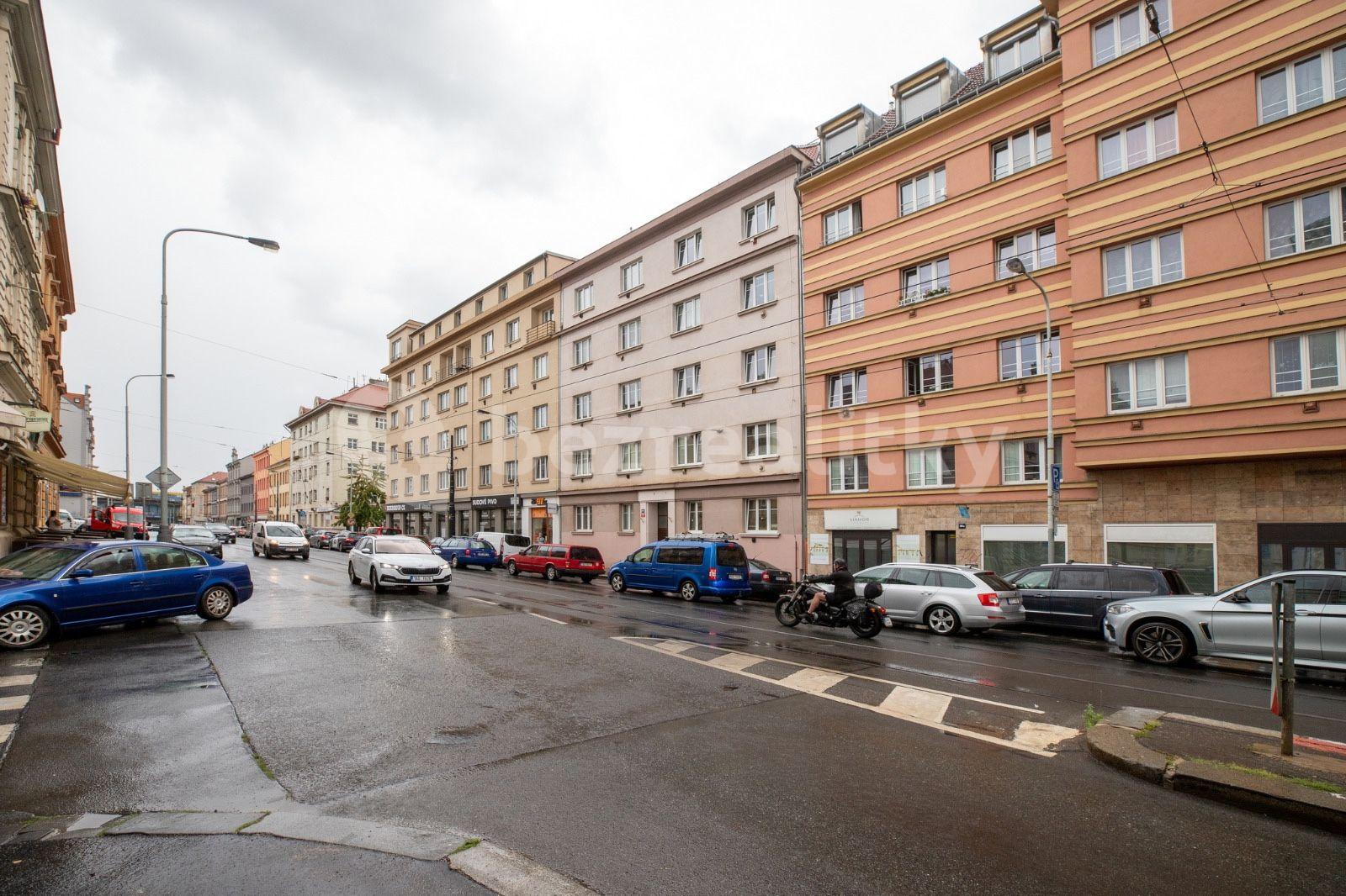 Prenájom bytu 2-izbový 53 m², Sokolovská, Praha, Praha