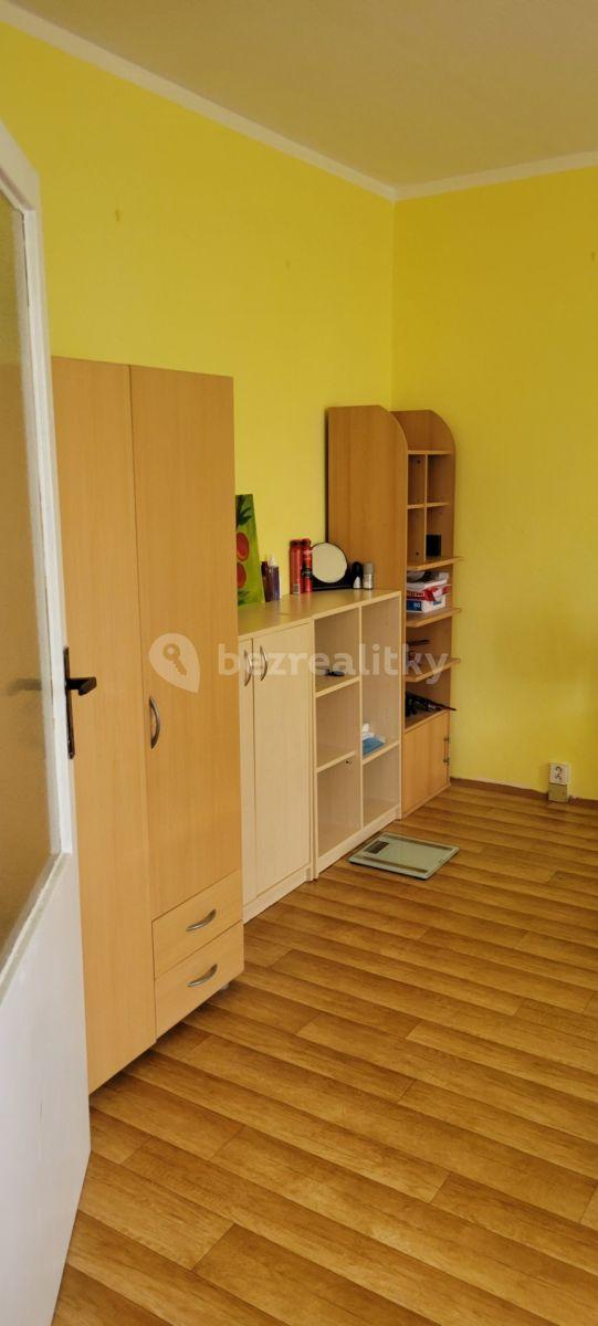 Prenájom bytu 1-izbový 36 m², Školní pěšina, Chomutov, Ústecký kraj