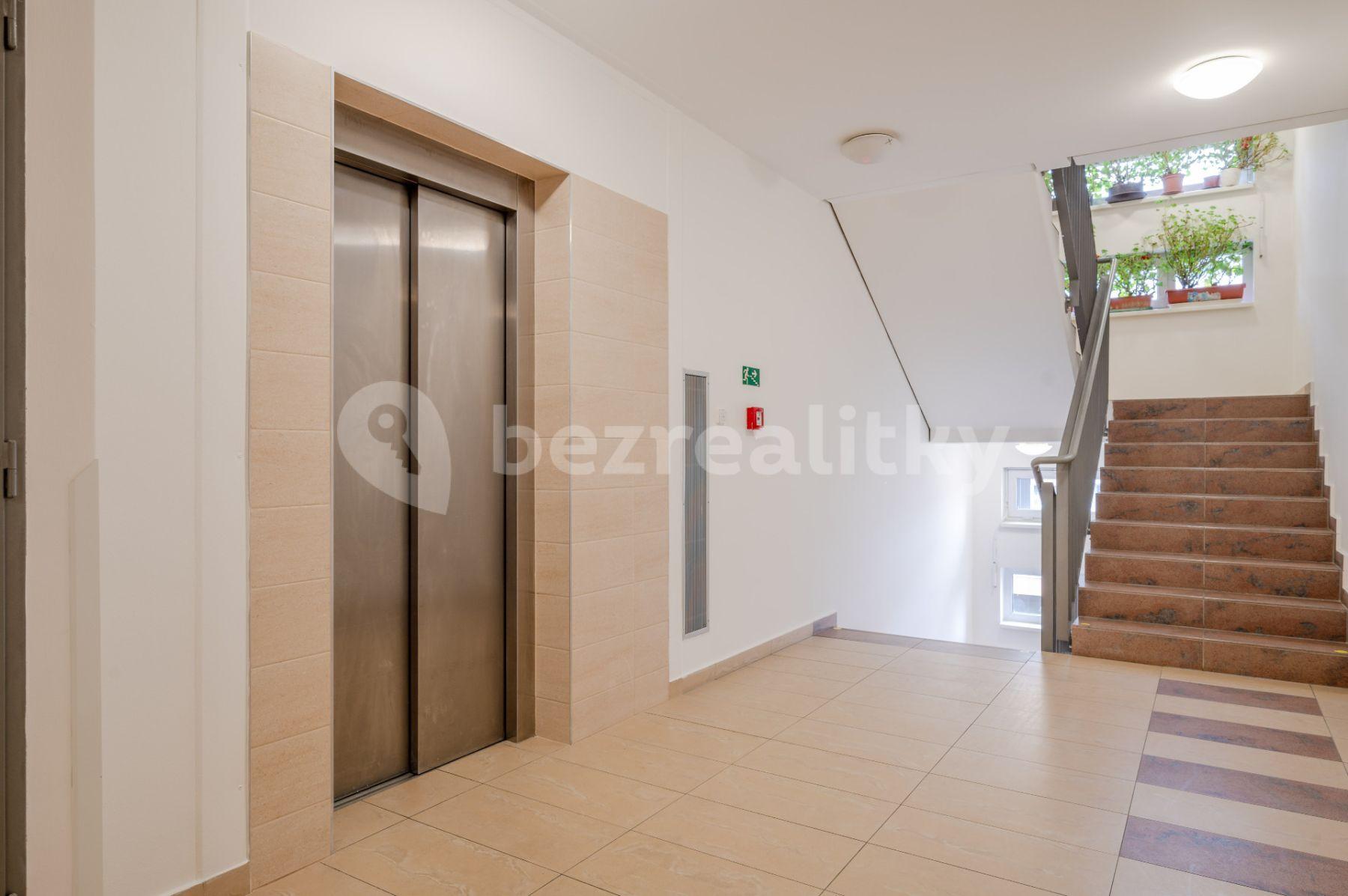 Prenájom bytu 2-izbový 62 m², Pod Harfou, Praha, Praha