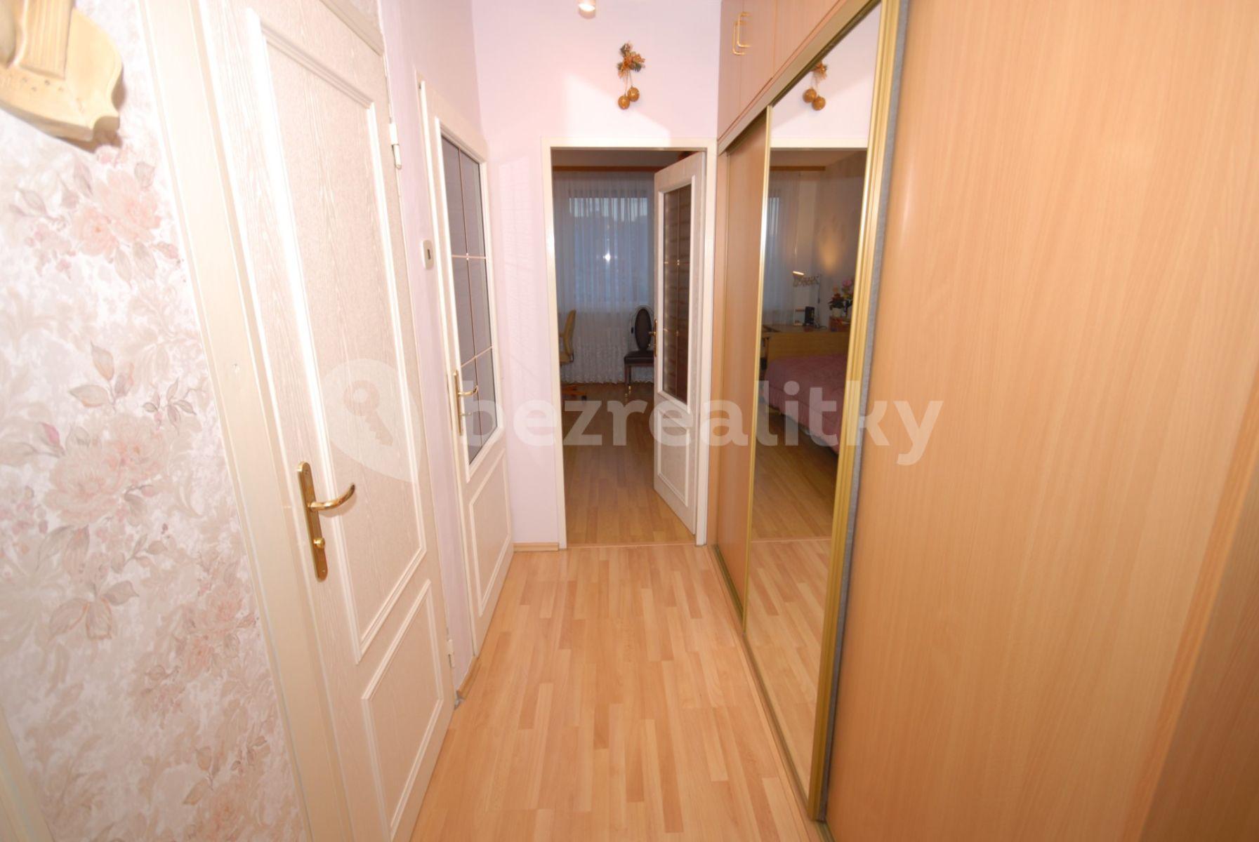 Prenájom bytu 2-izbový 44 m², Poznaňská, Praha, Praha