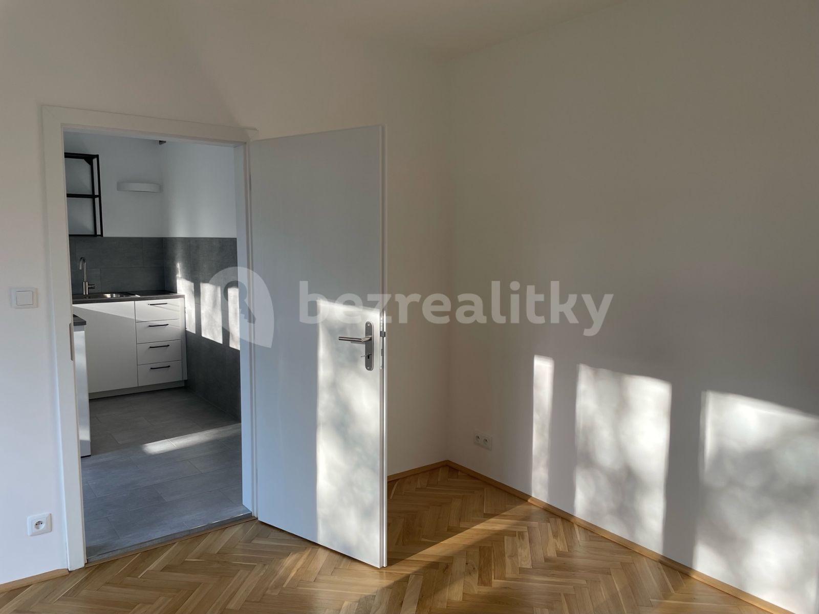 Prenájom bytu 1-izbový 40 m², Východní, Karlovy Vary, Karlovarský kraj