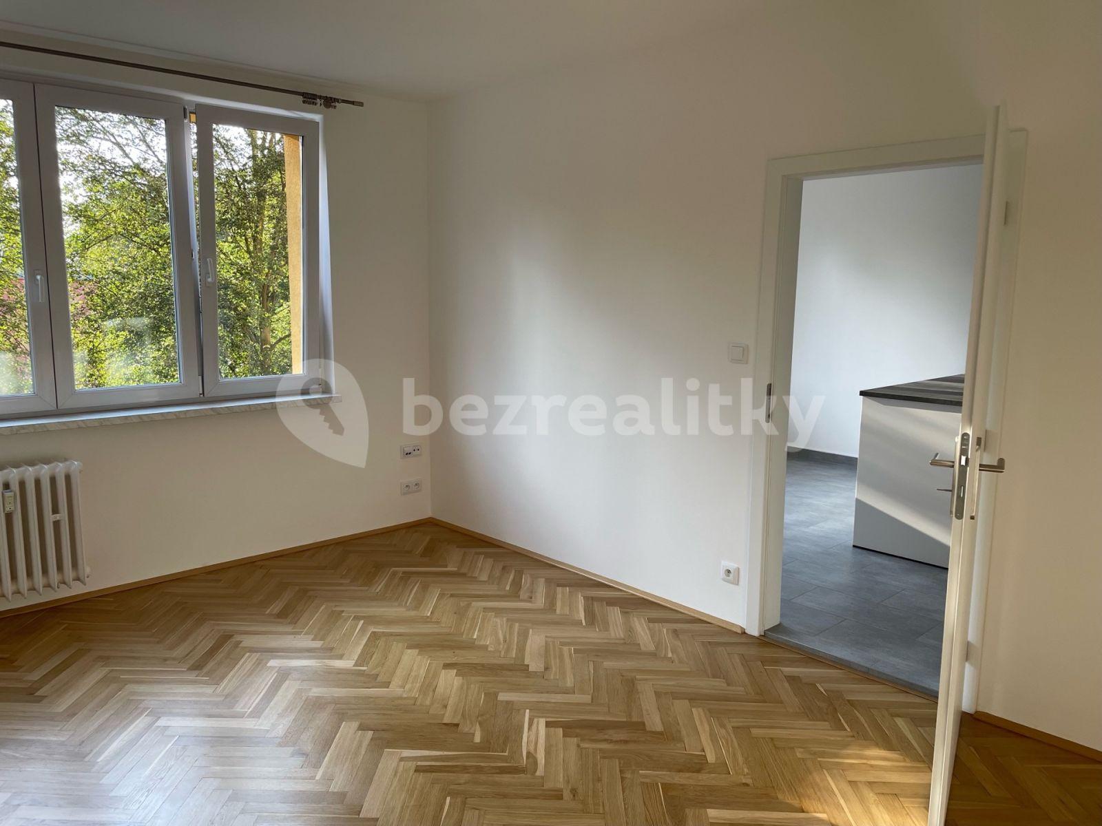 Prenájom bytu 1-izbový 40 m², Východní, Karlovy Vary, Karlovarský kraj