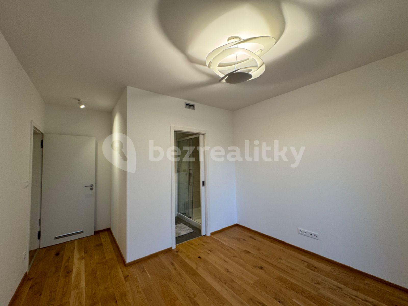 Prenájom bytu 3-izbový 94 m², Sokolova, Praha, Praha