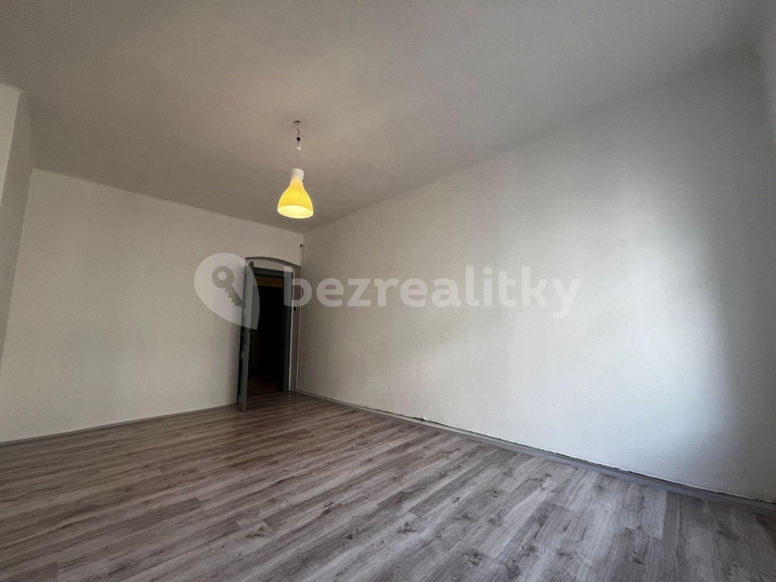 Prenájom bytu 1-izbový 46 m², K. Čapka, Karlovy Vary, Karlovarský kraj