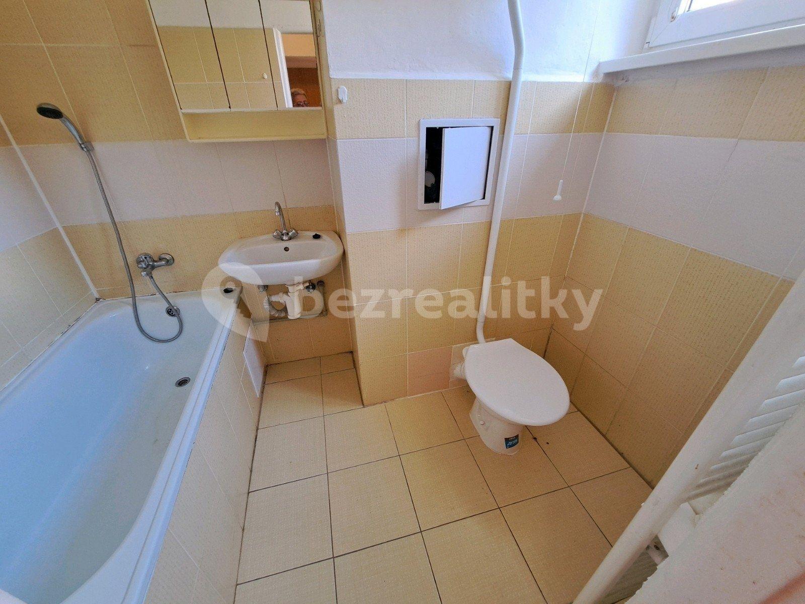 Prenájom bytu 2-izbový 46 m², Lesní, Orlová, Moravskoslezský kraj