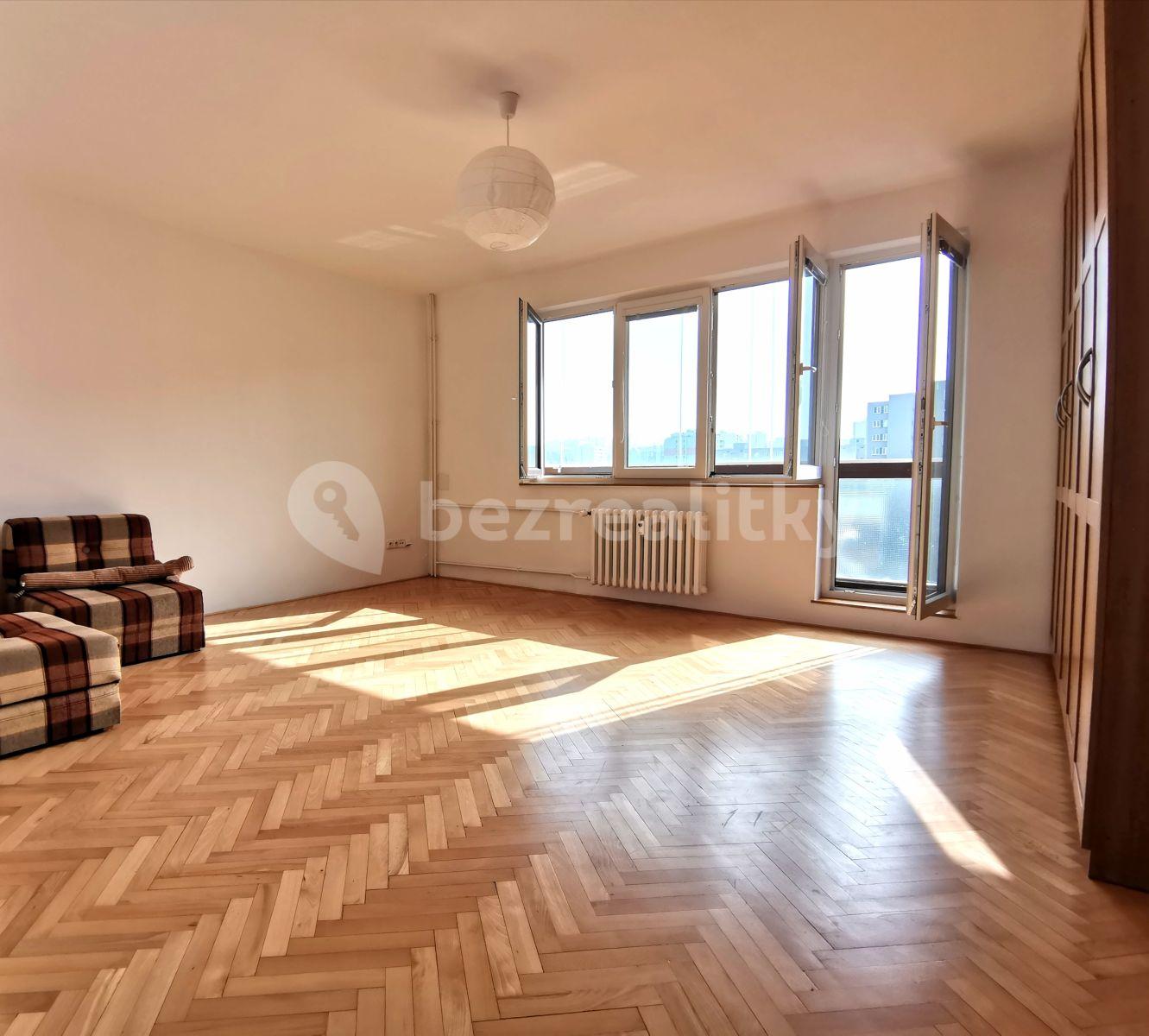 Prenájom bytu 4-izbový 75 m², Bělčická, Praha, Praha