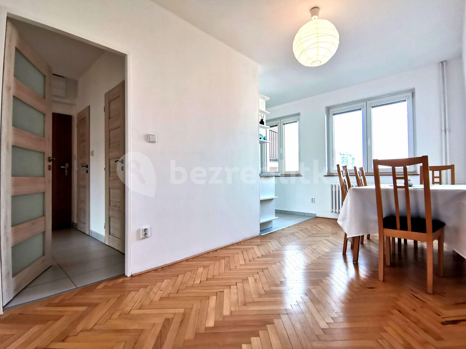 Prenájom bytu 4-izbový 75 m², Bělčická, Praha, Praha