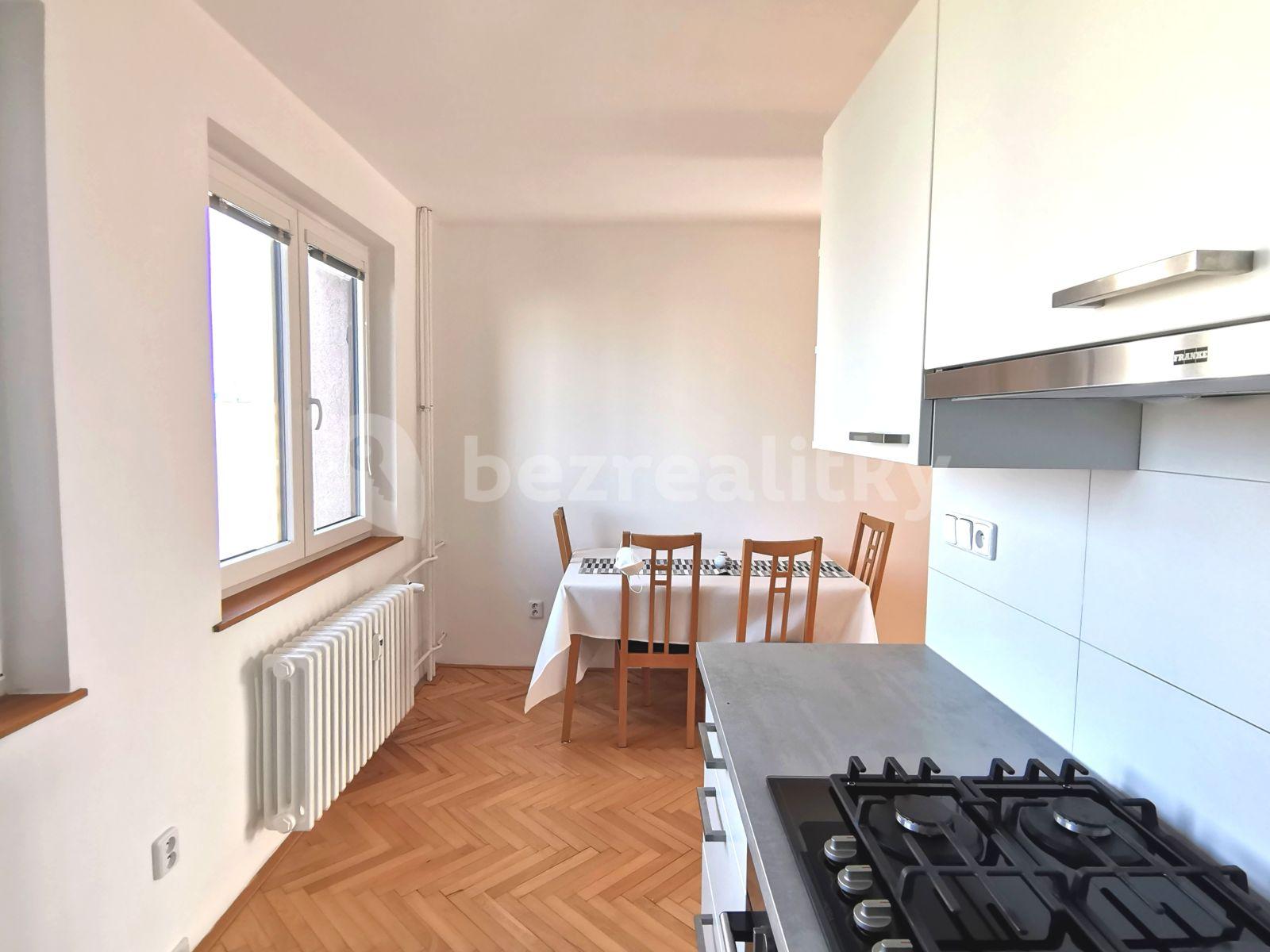 Prenájom bytu 4-izbový 75 m², Bělčická, Praha, Praha