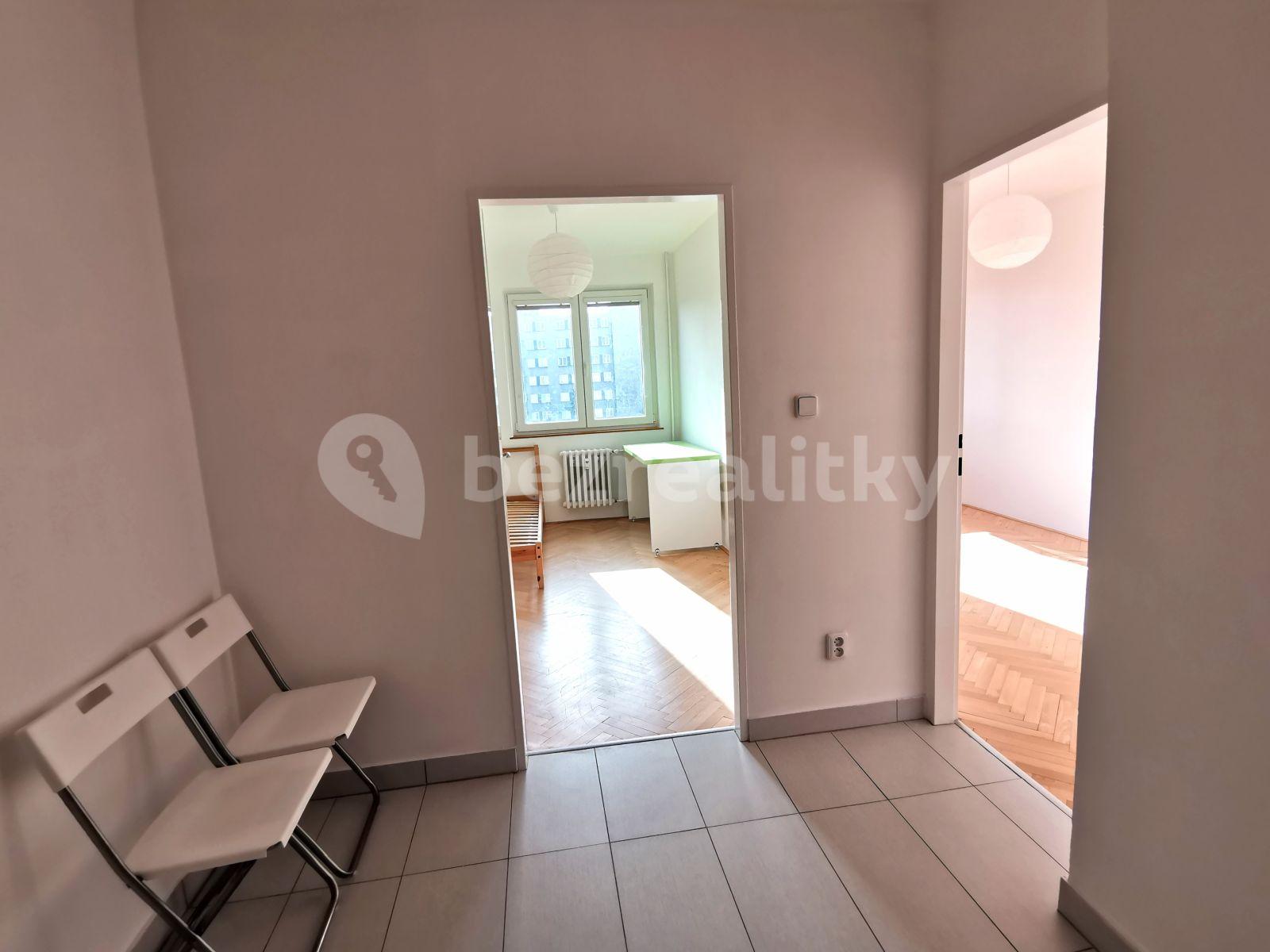 Prenájom bytu 4-izbový 75 m², Bělčická, Praha, Praha