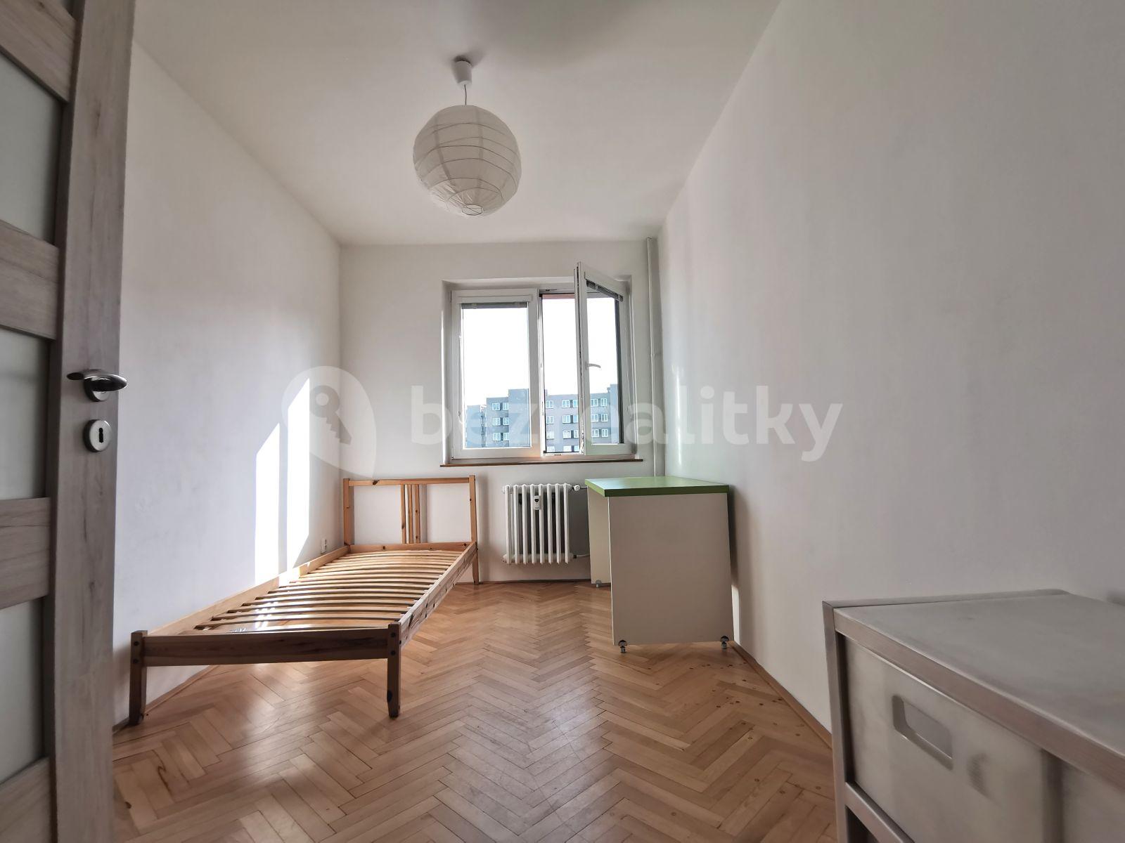 Prenájom bytu 4-izbový 75 m², Bělčická, Praha, Praha