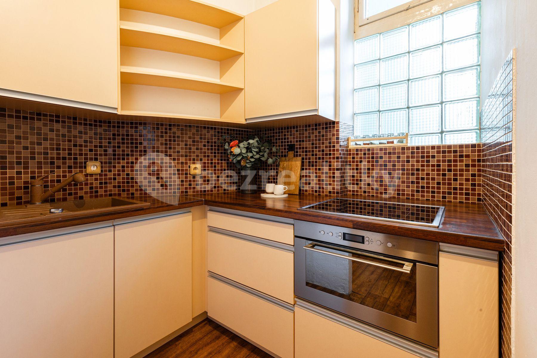 Predaj bytu 2-izbový 53 m², Komunardů, Praha, Praha