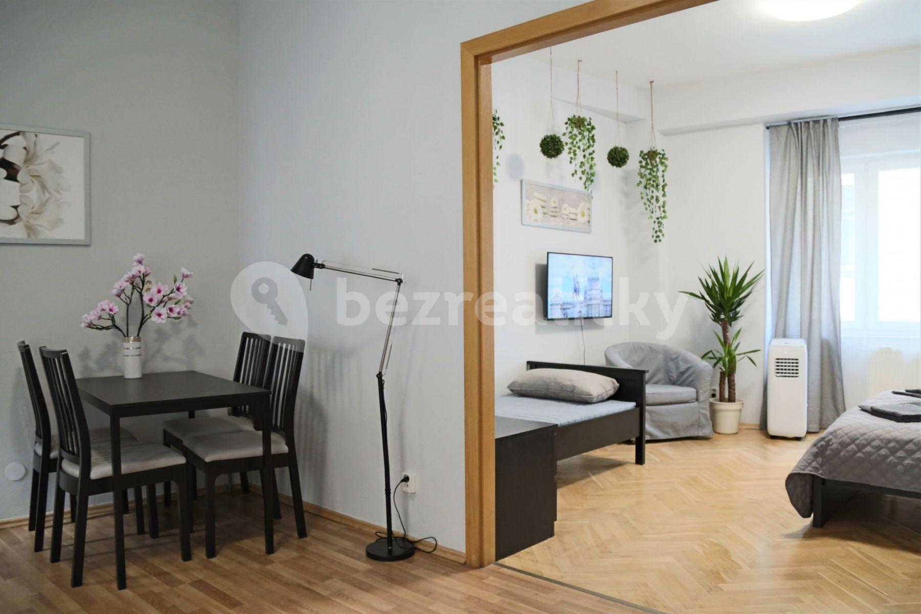 Prenájom bytu 4-izbový 65 m², Na Zbořenci, Praha, Praha