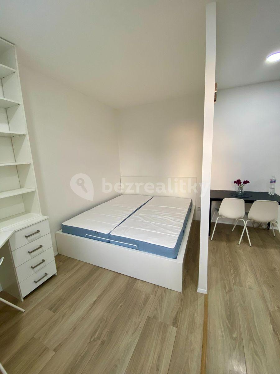 Prenájom bytu 1-izbový 35 m², Záběhlická, Praha, Praha