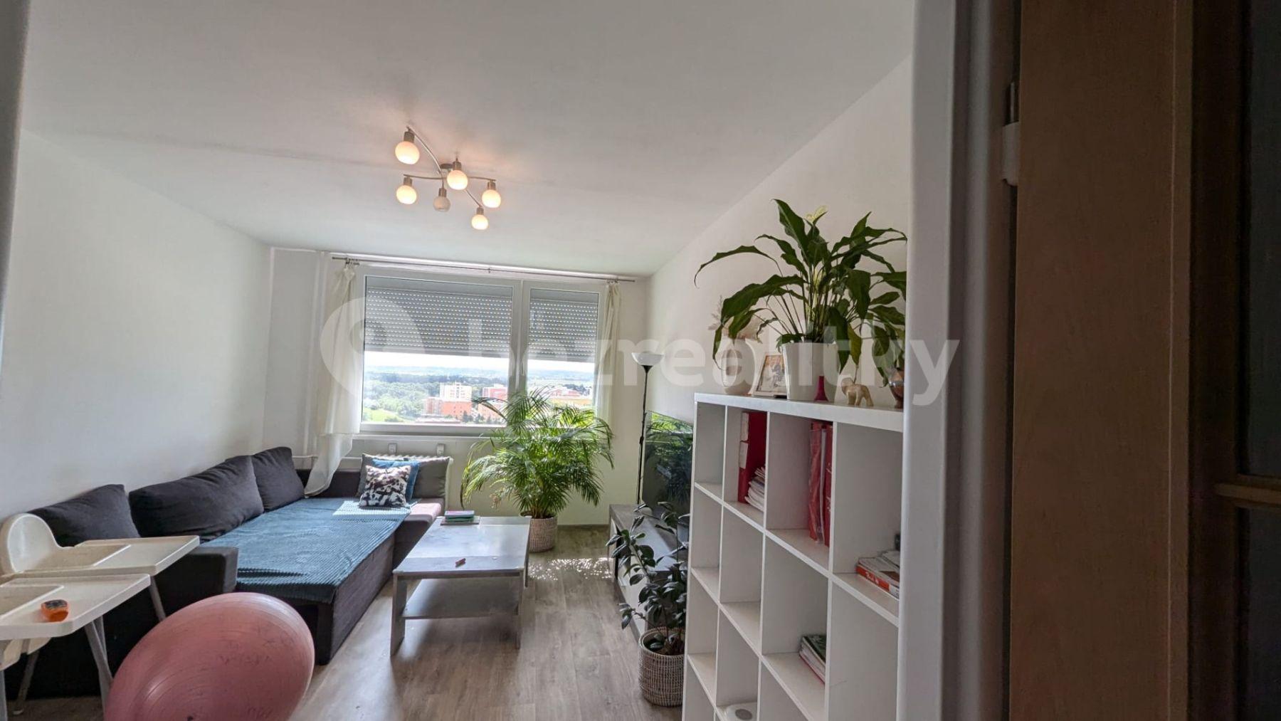 Prenájom bytu 4-izbový 80 m², Doubravická, Praha, Praha