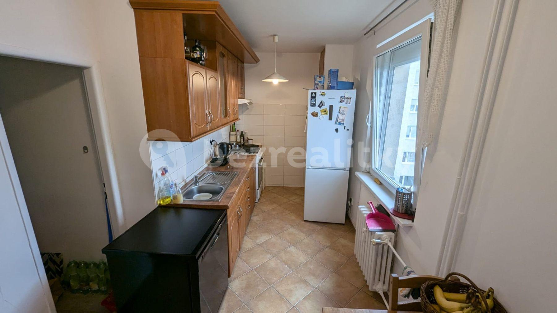 Prenájom bytu 4-izbový 80 m², Doubravická, Praha, Praha