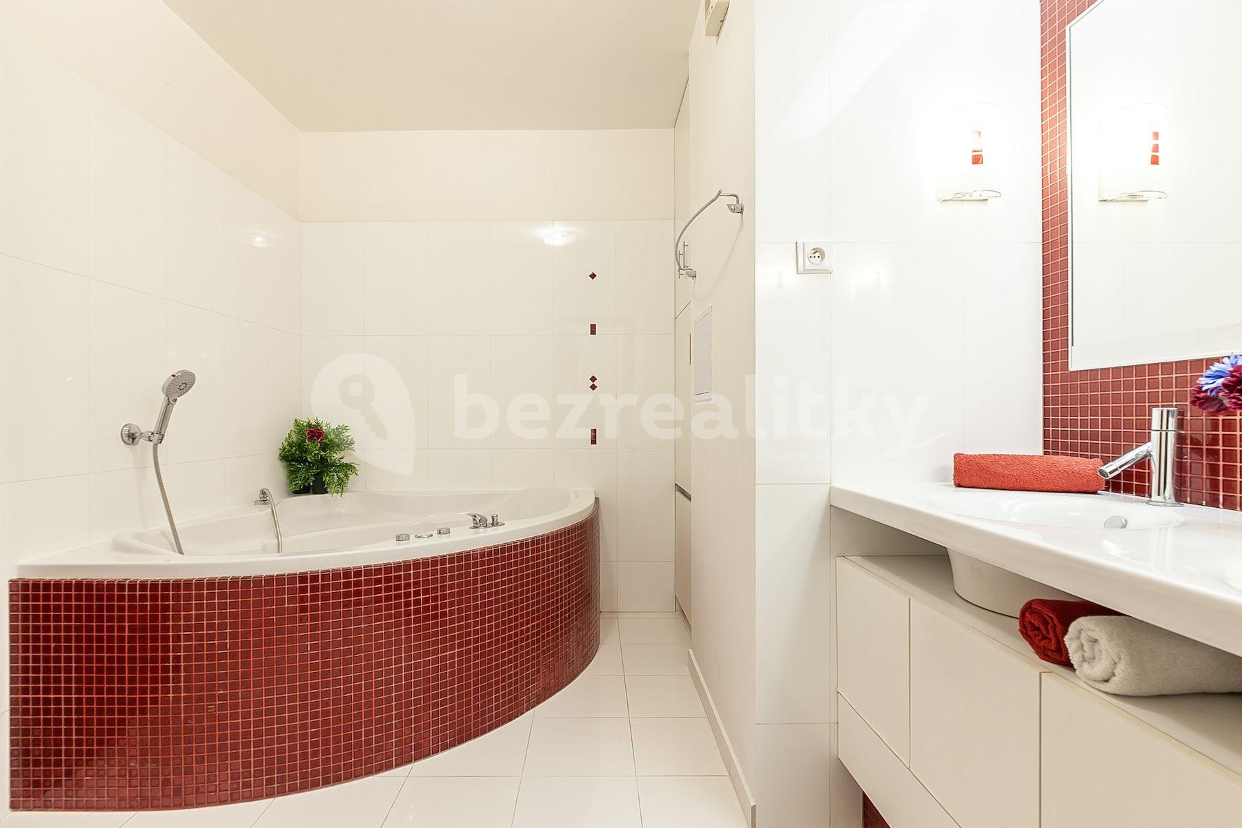 Predaj bytu 3-izbový 80 m², Jateční, Praha, Praha