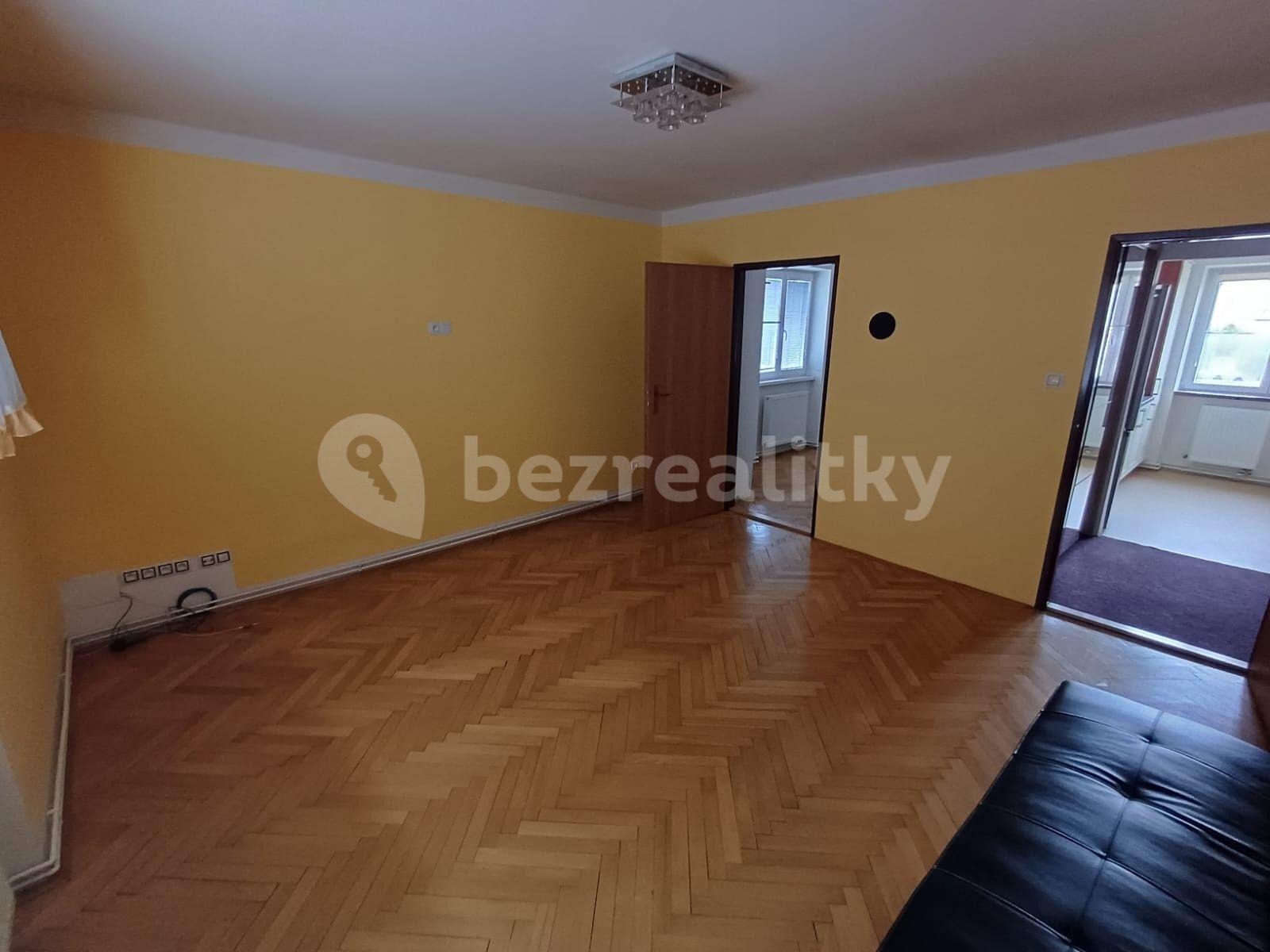 Prenájom bytu 3-izbový 70 m², Kpt. Jaroše, Roudnice nad Labem, Ústecký kraj