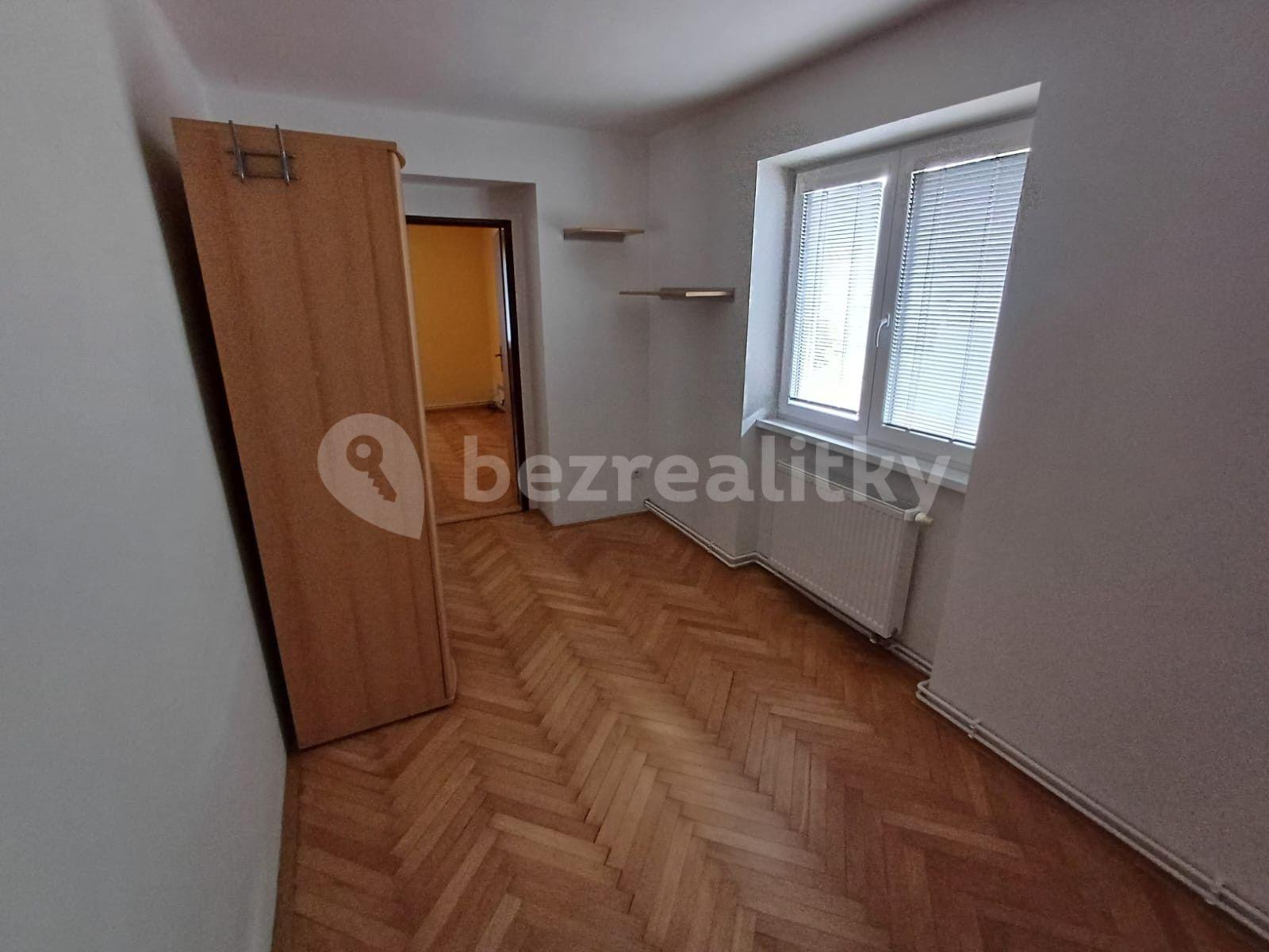 Prenájom bytu 3-izbový 70 m², Kpt. Jaroše, Roudnice nad Labem, Ústecký kraj