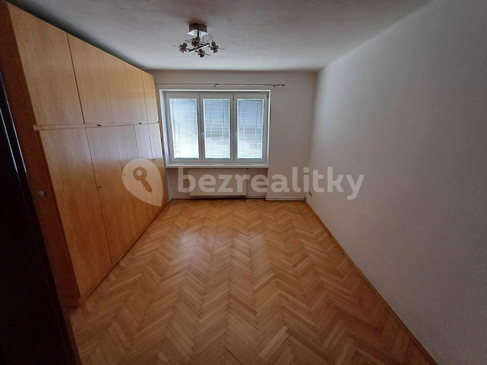 Prenájom bytu 3-izbový 70 m², Kpt. Jaroše, Roudnice nad Labem, Ústecký kraj