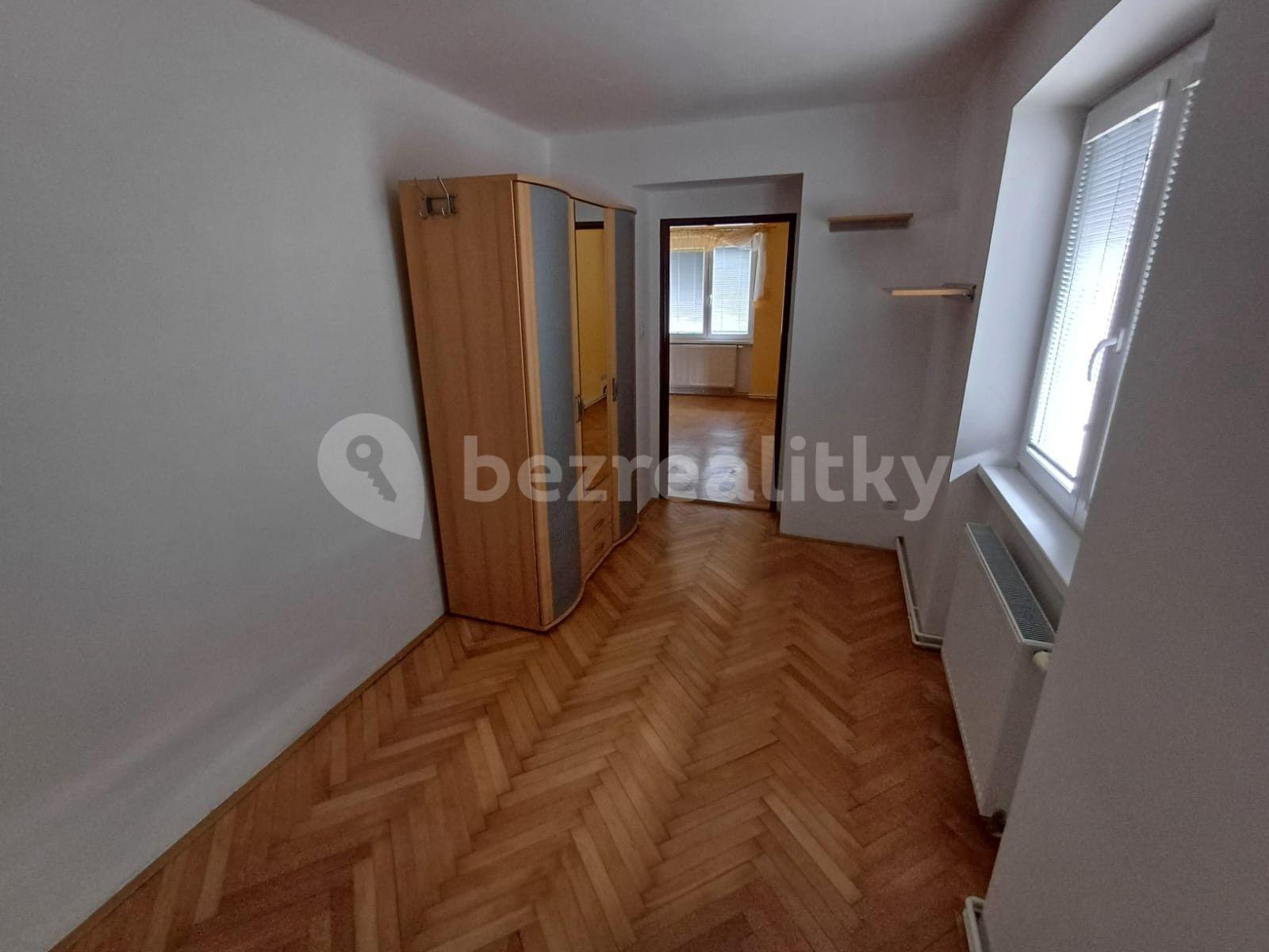 Prenájom bytu 3-izbový 70 m², Kpt. Jaroše, Roudnice nad Labem, Ústecký kraj