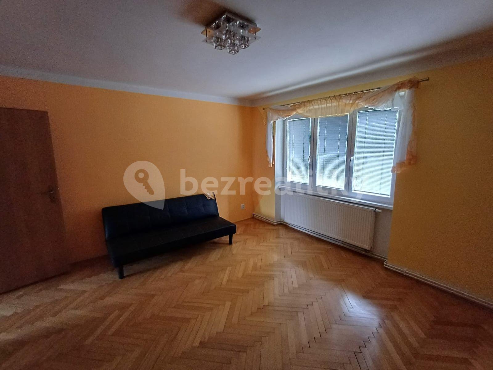 Prenájom bytu 3-izbový 70 m², Kpt. Jaroše, Roudnice nad Labem, Ústecký kraj