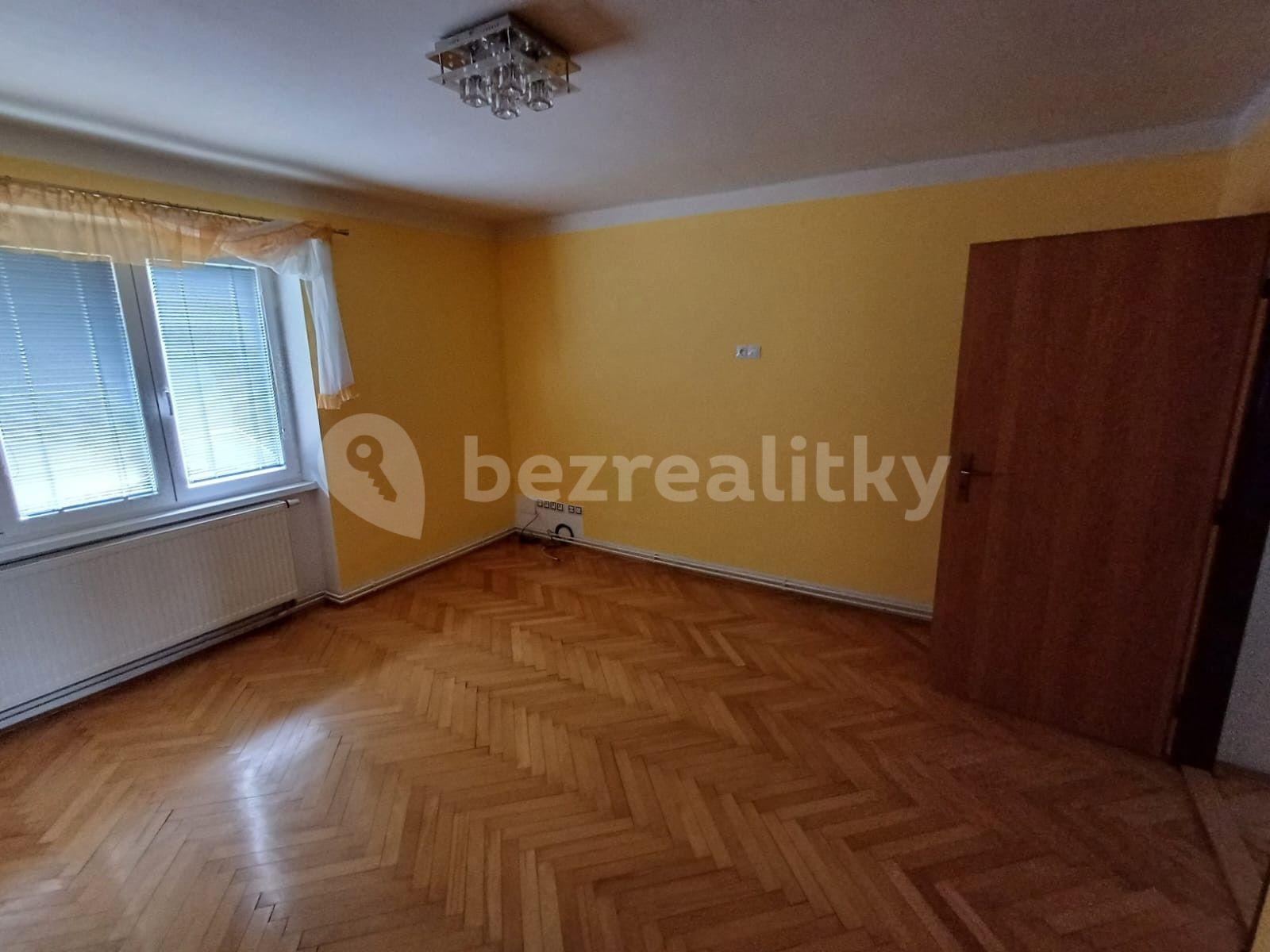 Prenájom bytu 3-izbový 70 m², Kpt. Jaroše, Roudnice nad Labem, Ústecký kraj