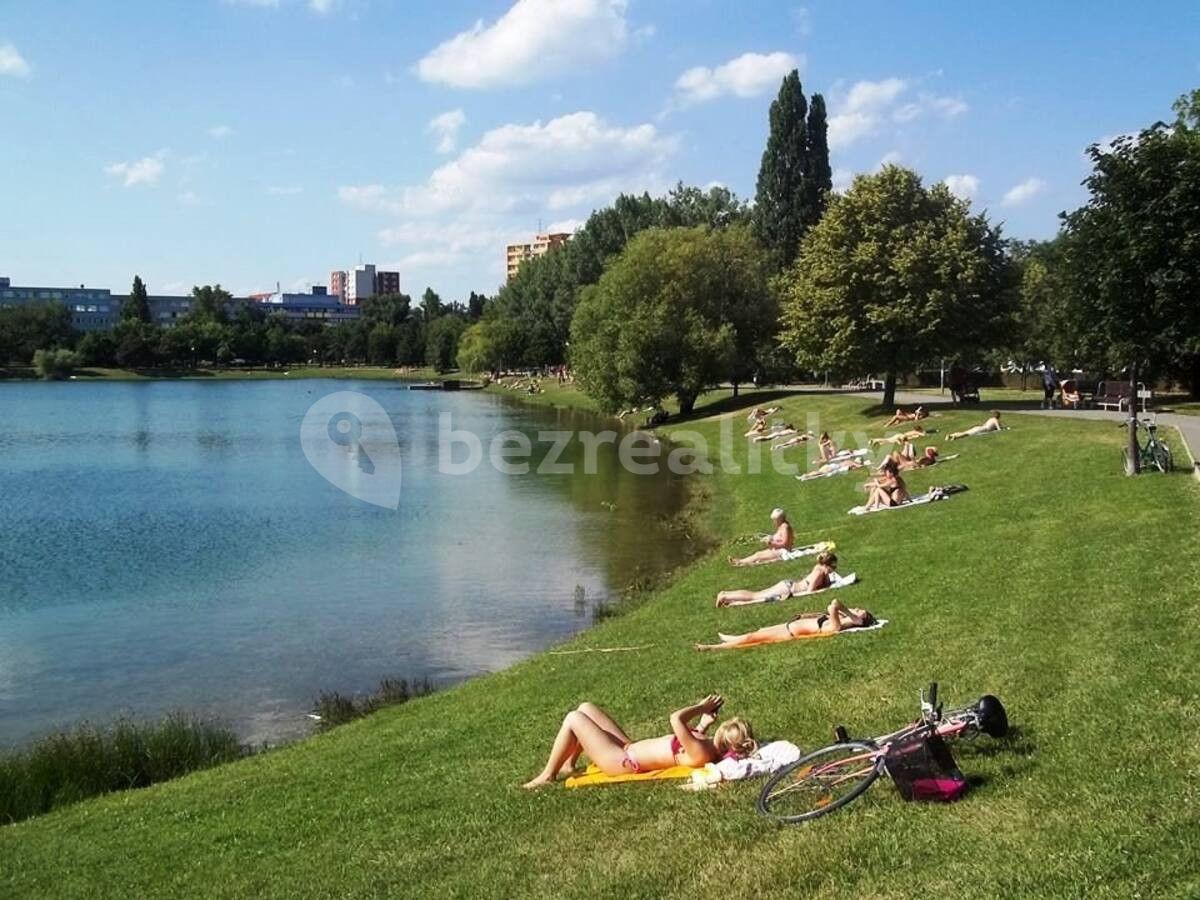 Prenájom bytu 2-izbový 60 m², Drieňová j, Ružinov, Bratislavský kraj