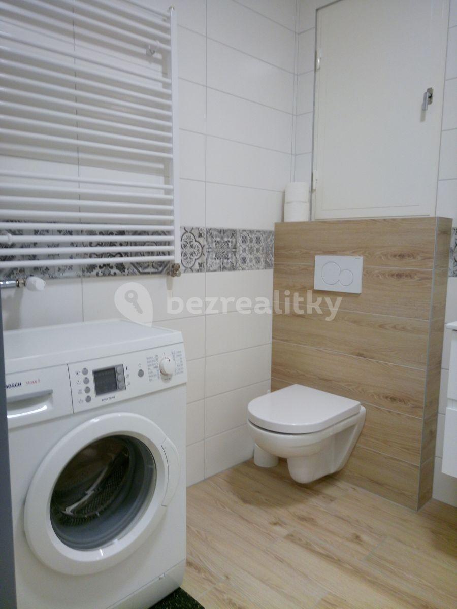 Prenájom bytu 2-izbový 49 m², Březnická, Zlín, Zlínský kraj