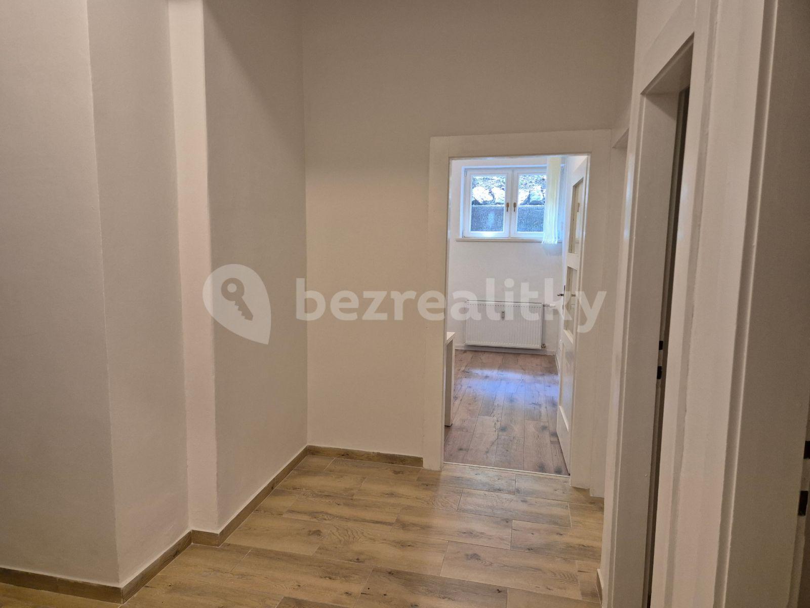 Prenájom nebytového priestoru 40 m², Šlejnická, Praha, Praha