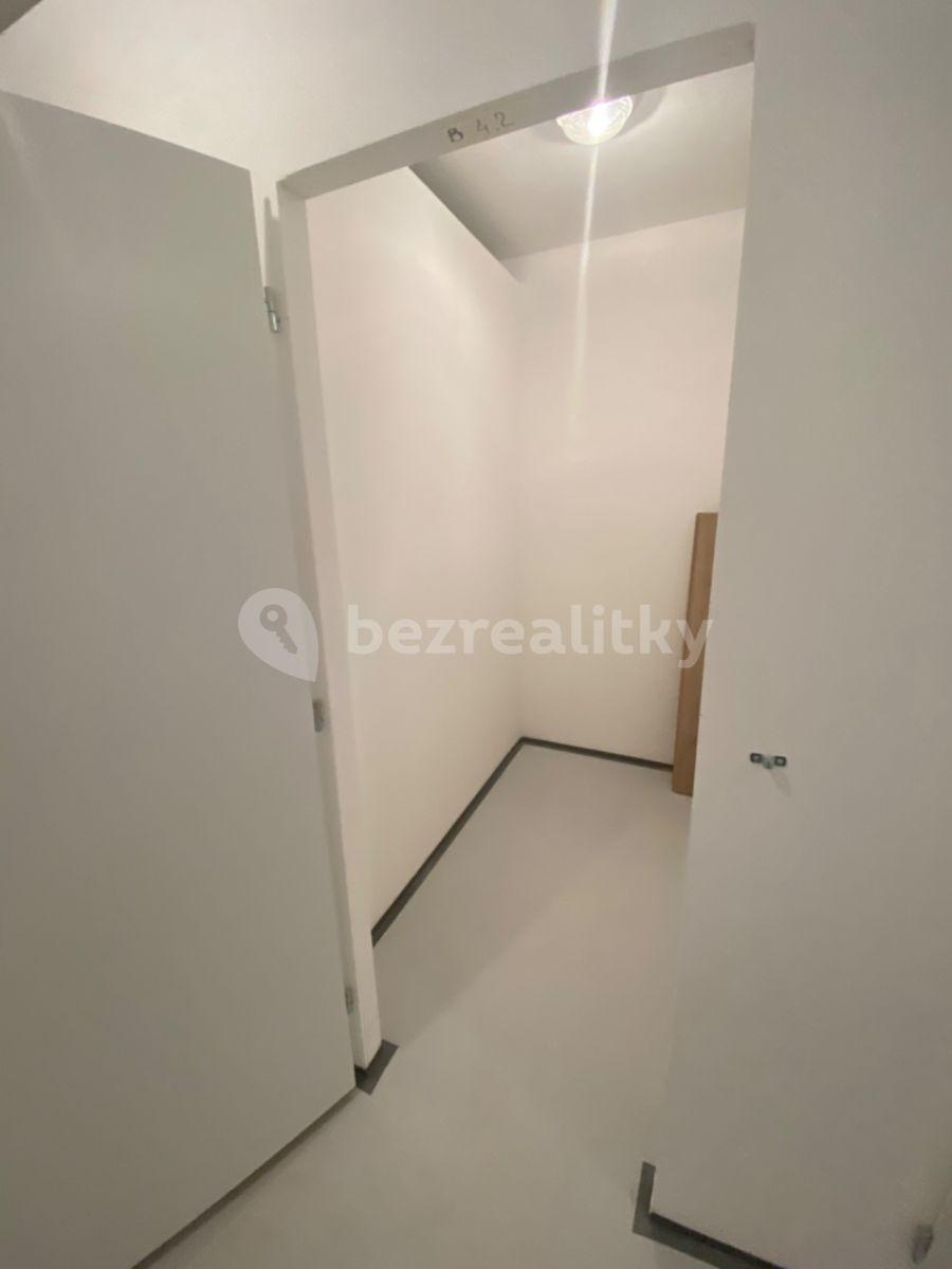 Prenájom bytu 2-izbový 40 m², Prokopa Holého, Slaný, Středočeský kraj