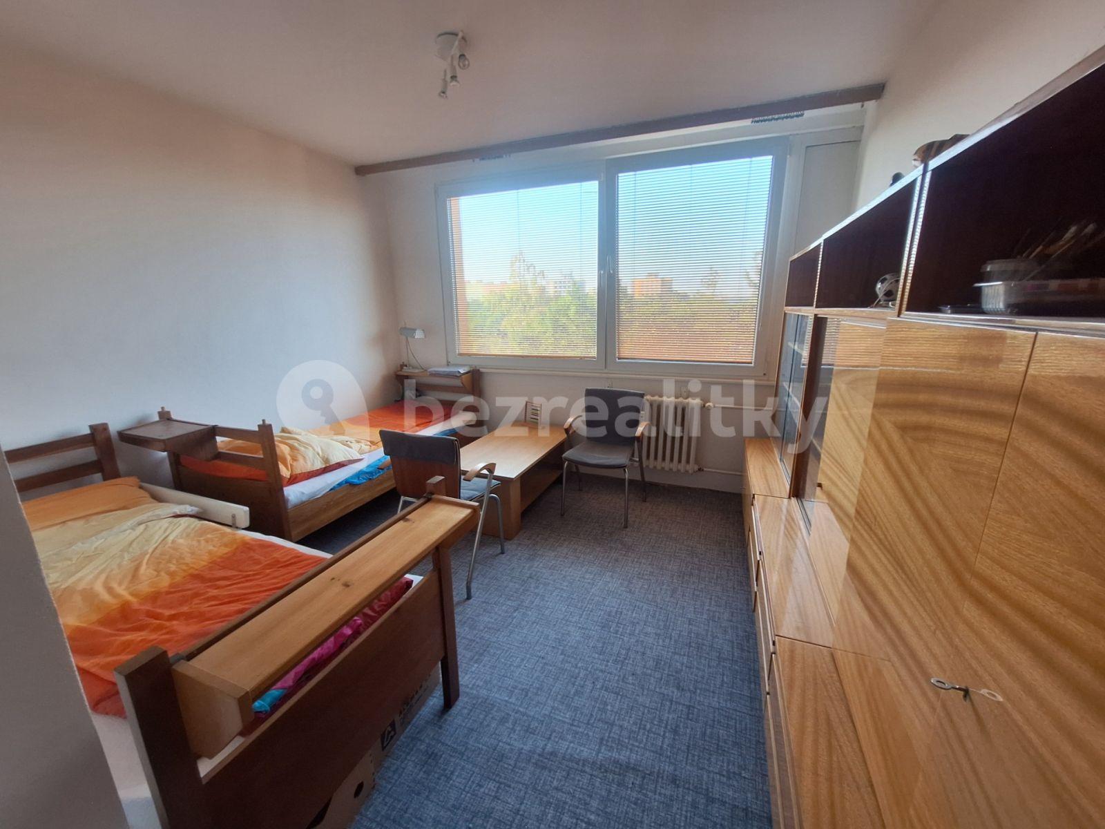 Prenájom bytu 3-izbový 68 m², Eledrova, Praha, Praha