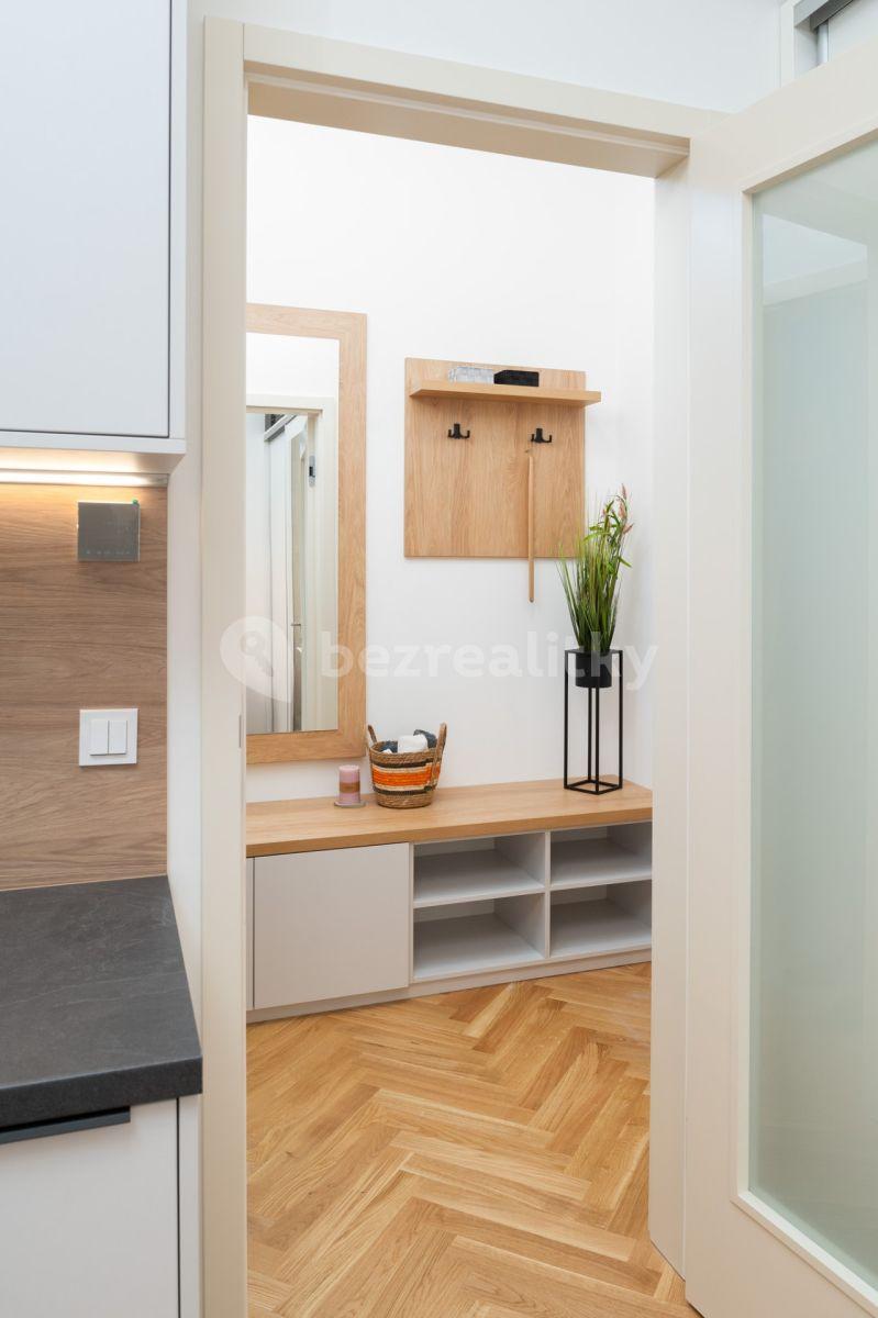 Predaj bytu 1-izbový 30 m², Na Výšinách, Praha, Praha