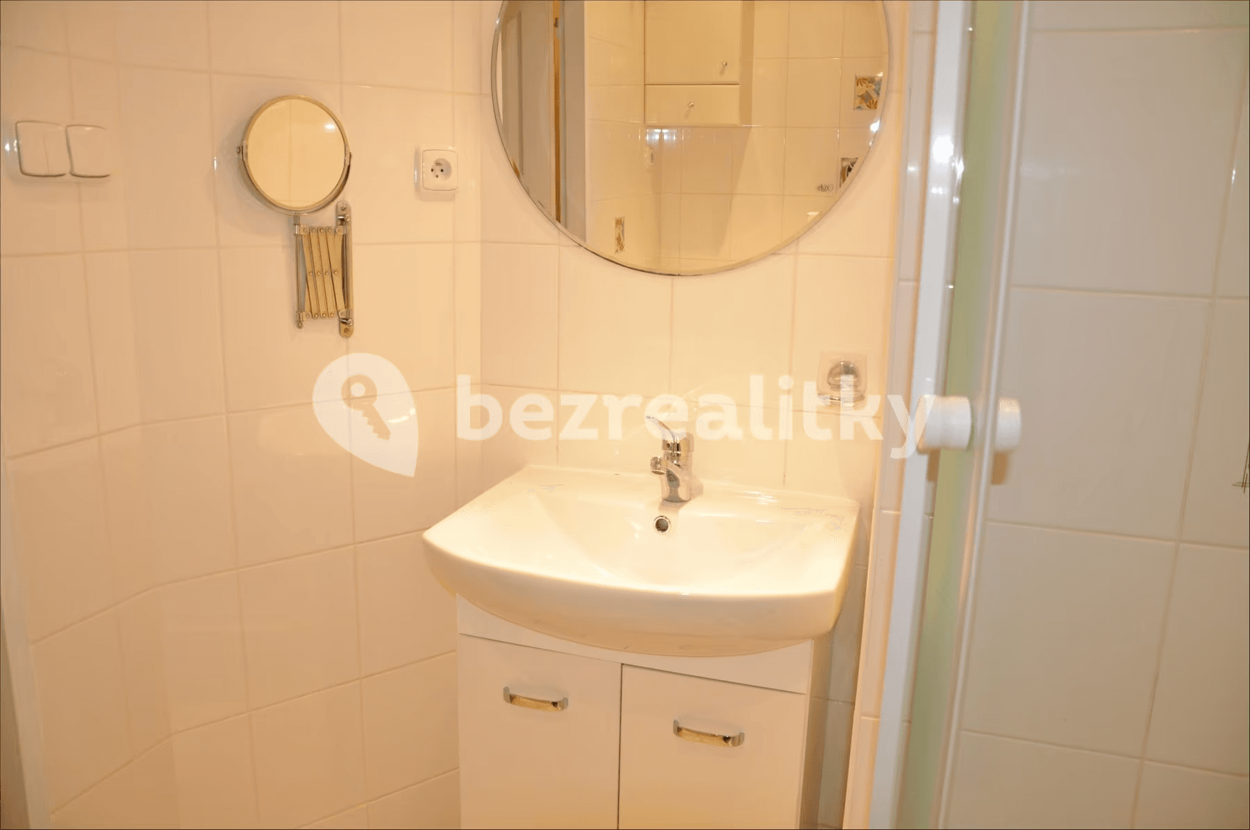 Prenájom bytu 2-izbový 42 m², Pujmanové, Praha, Praha