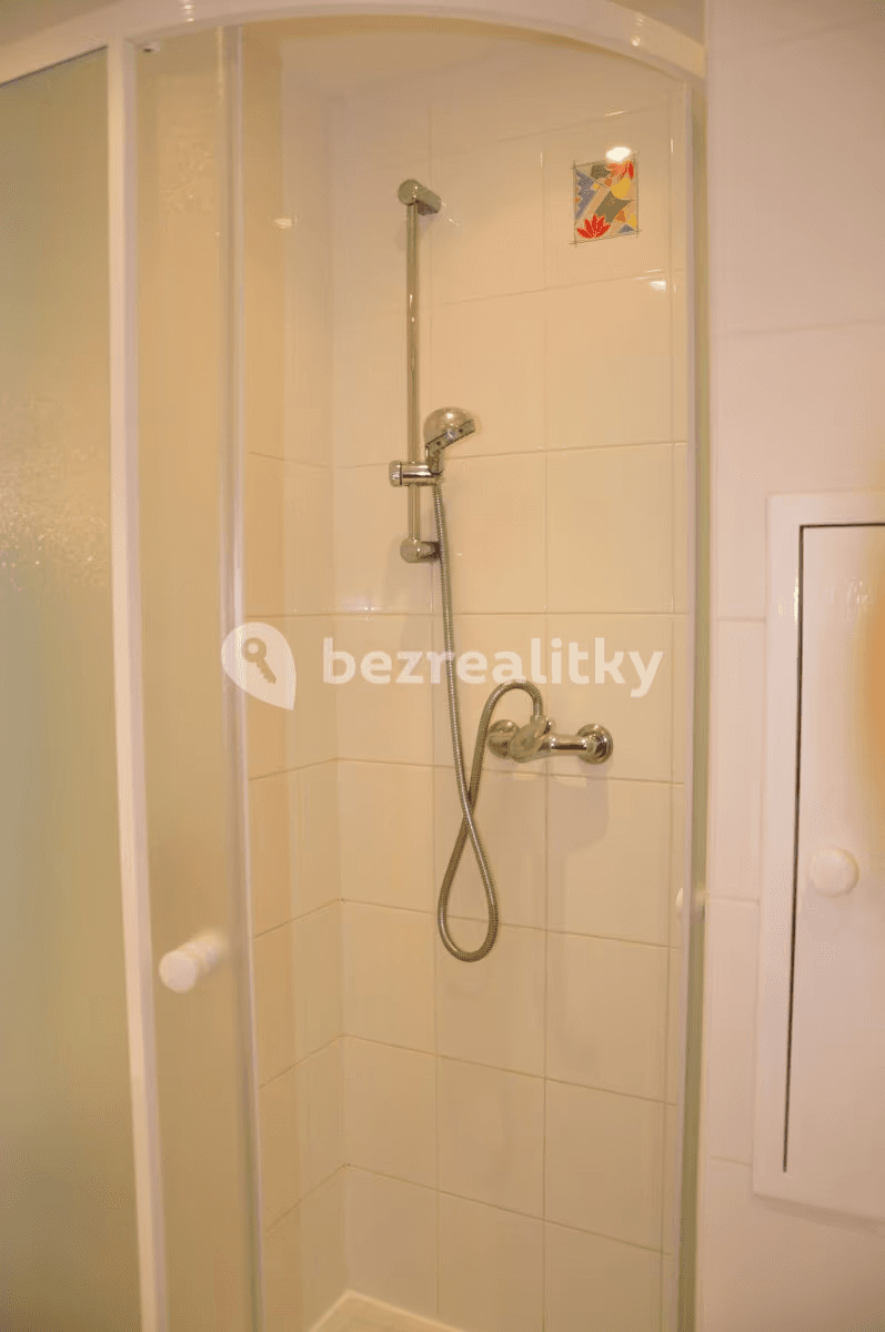 Prenájom bytu 2-izbový 42 m², Pujmanové, Praha, Praha