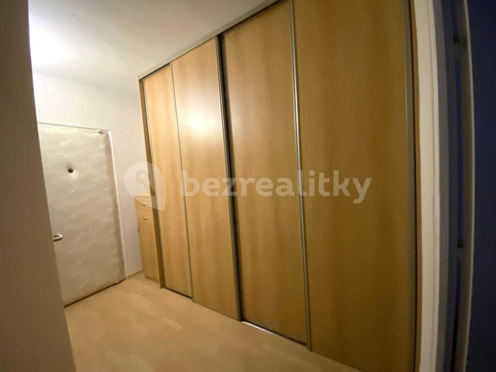 Prenájom bytu 2-izbový 42 m², Pujmanové, Praha, Praha