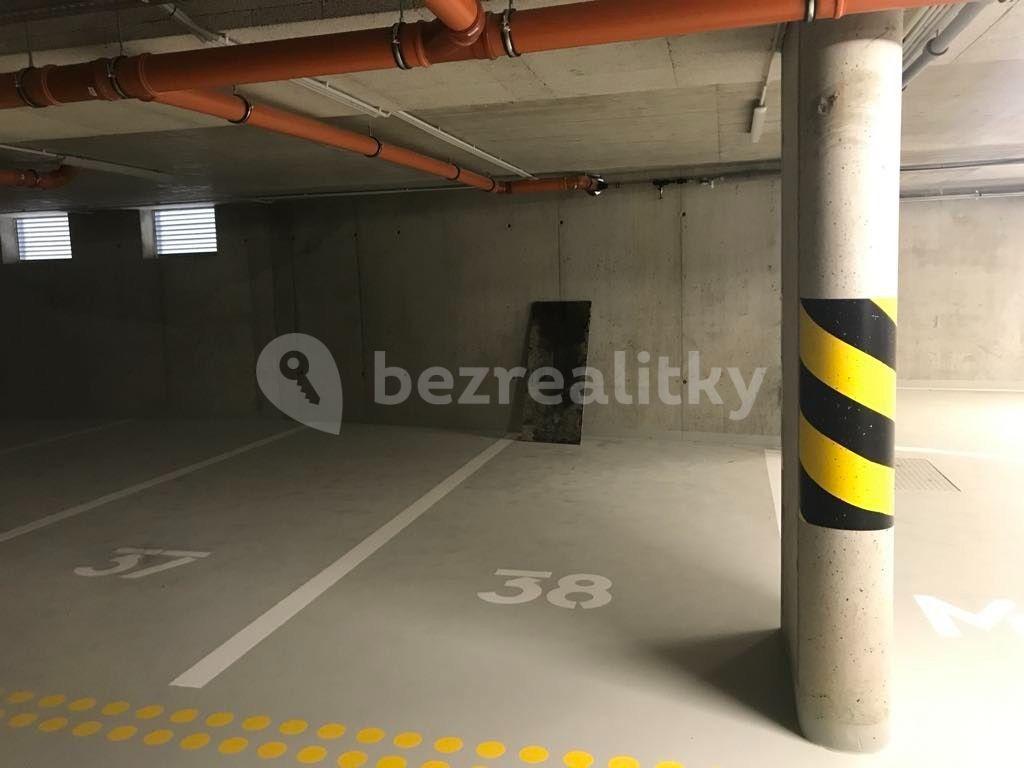 Prenájom garáže 10 m², Poděbradská, Praha, Praha