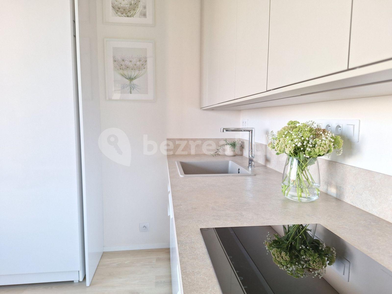 Prenájom bytu 1-izbový 36 m², Bolevecká, Praha, Praha