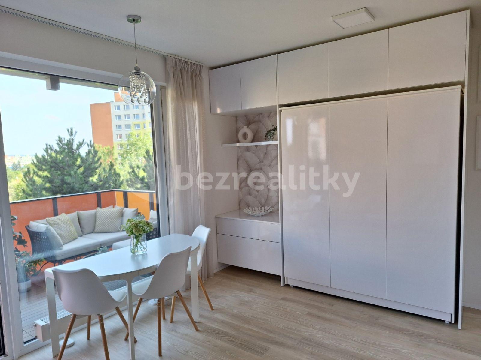 Prenájom bytu 1-izbový 36 m², Bolevecká, Praha, Praha