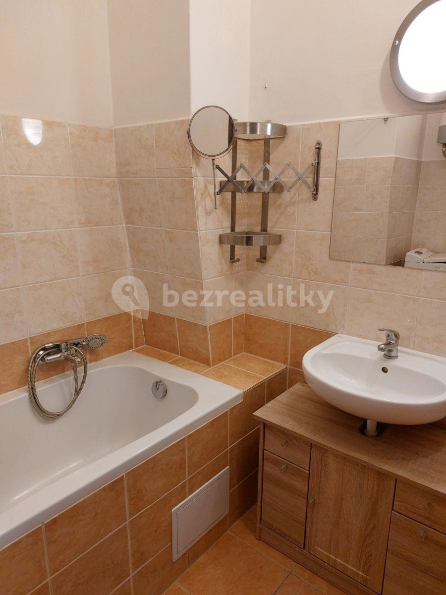 Prenájom bytu 2-izbový 65 m², Vltavská, Praha, Praha