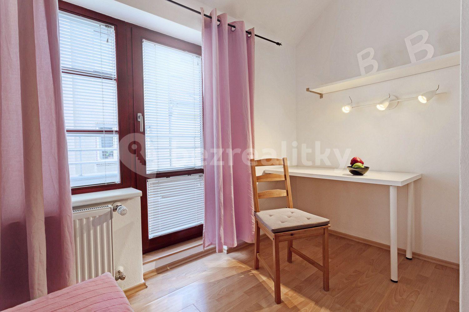 Prenájom bytu 1-izbový 28 m², Kozácká, Praha, Praha