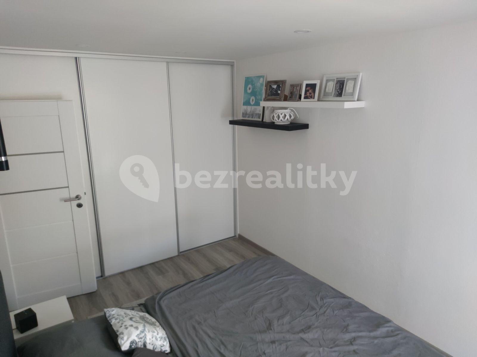 Prenájom bytu 3-izbový 68 m², Janovská, Praha, Praha