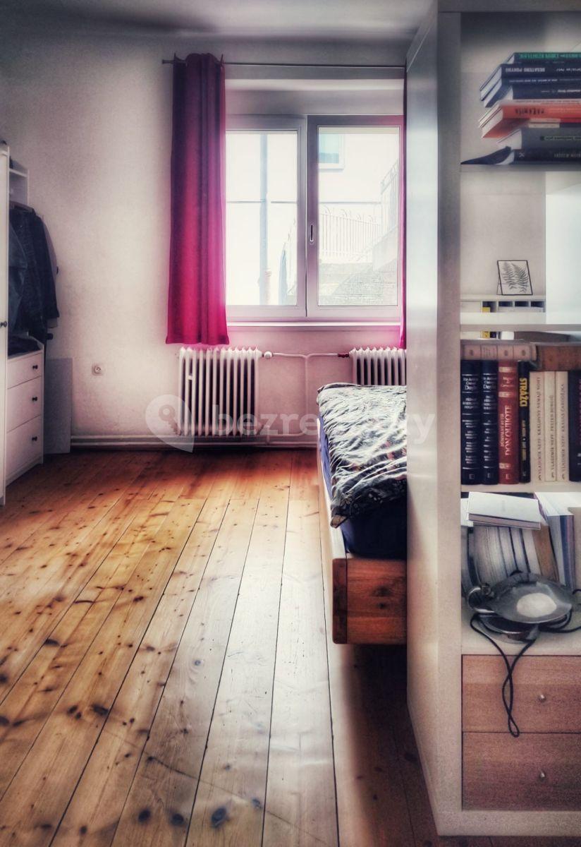 Prenájom bytu 3-izbový 84 m², Pod Kotlaskou, Praha, Praha