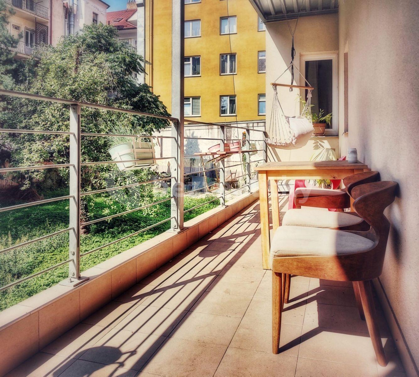 Prenájom bytu 3-izbový 84 m², Pod Kotlaskou, Praha, Praha